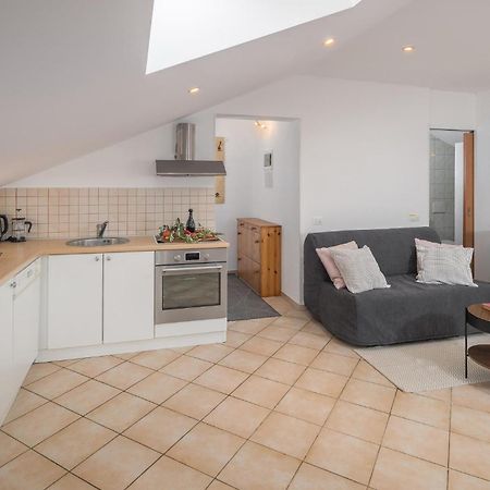 Gorgeous Apartment In Musalez With Kitchen Exteriör bild