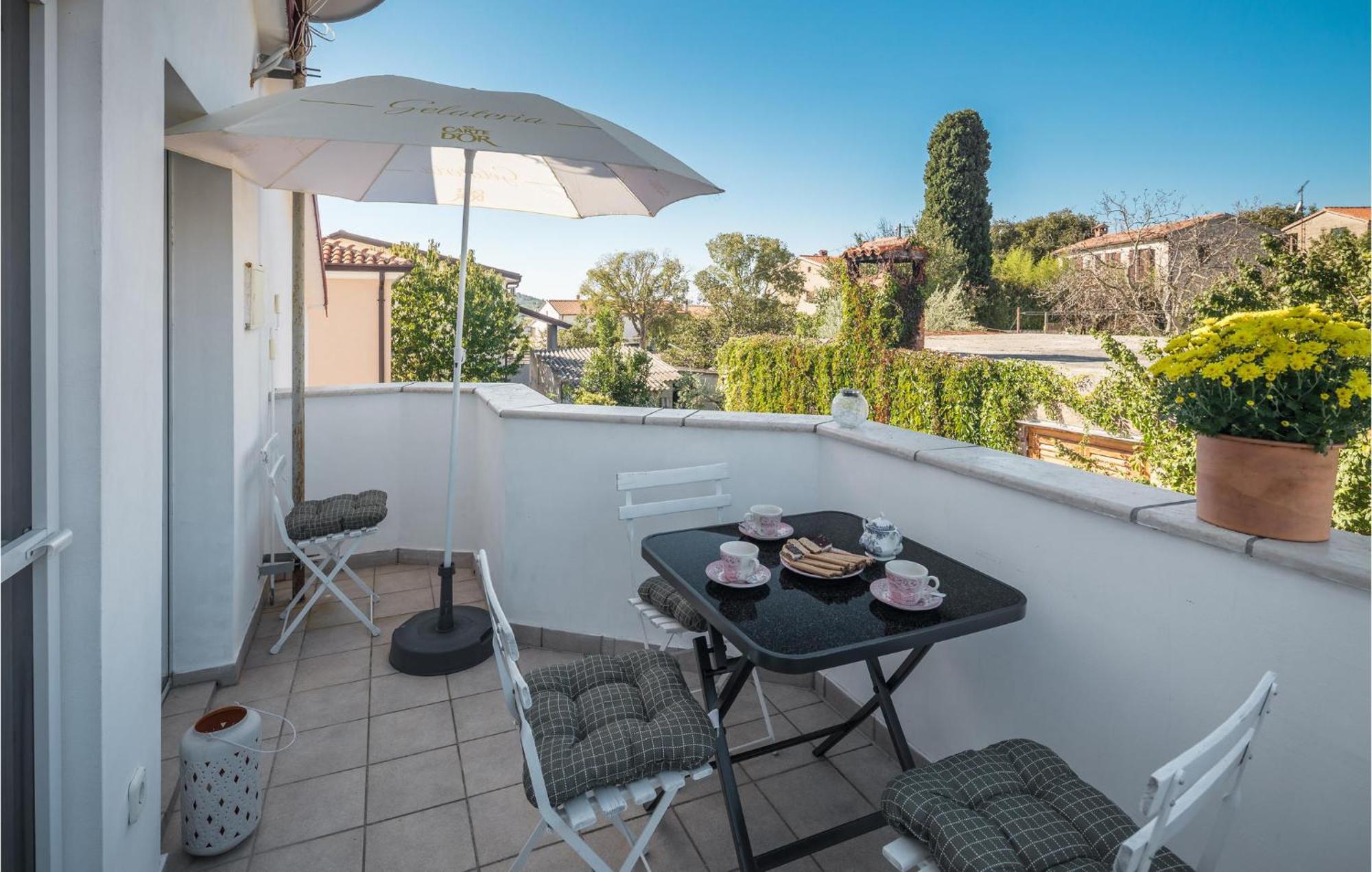 Gorgeous Apartment In Musalez With Kitchen Exteriör bild