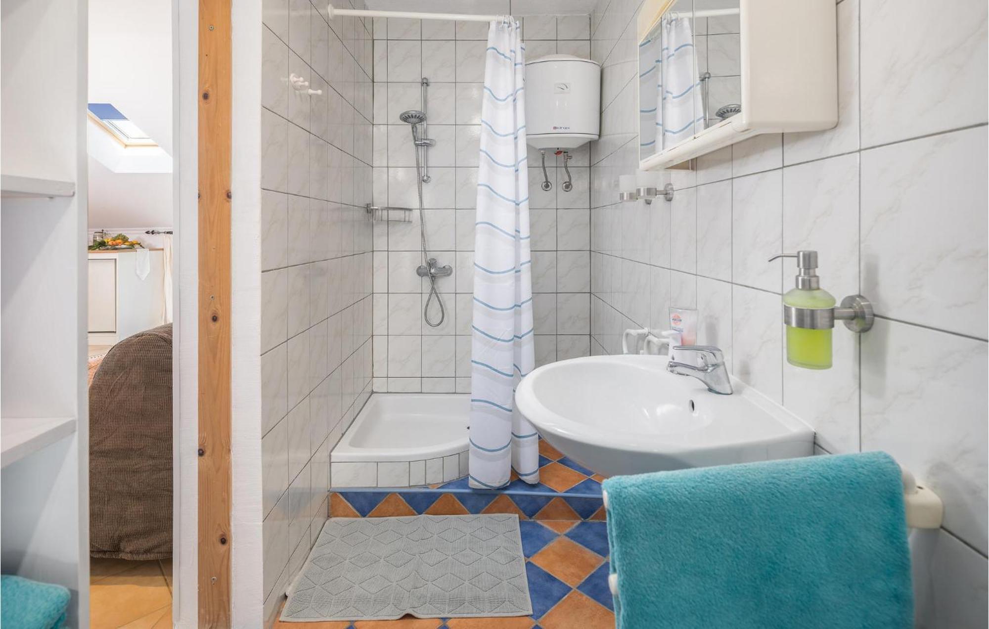 Gorgeous Apartment In Musalez With Kitchen Exteriör bild