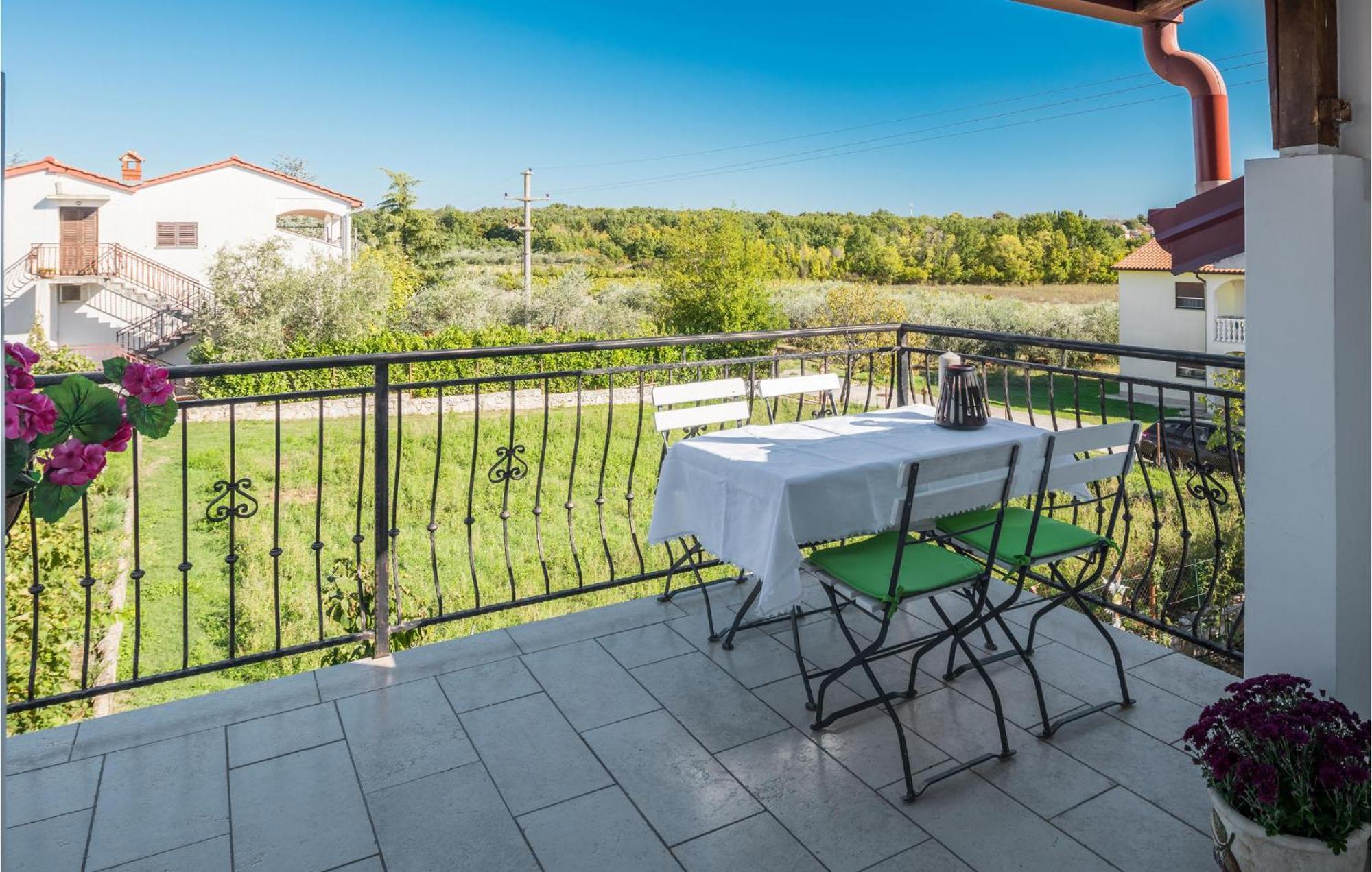 Gorgeous Apartment In Musalez With Kitchen Exteriör bild